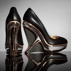 New RARE LTD Zaha Hadid X Charlotte Olympia 39 futuristic Luxury lucite heels